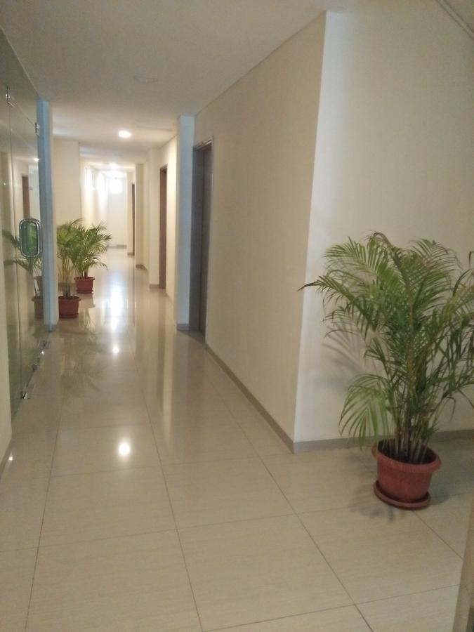 Kitara Hotel Giacarta Esterno foto